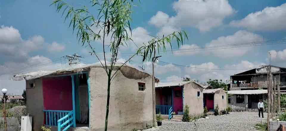 اقامتگاه بومگردی کلبه گلی در دلند