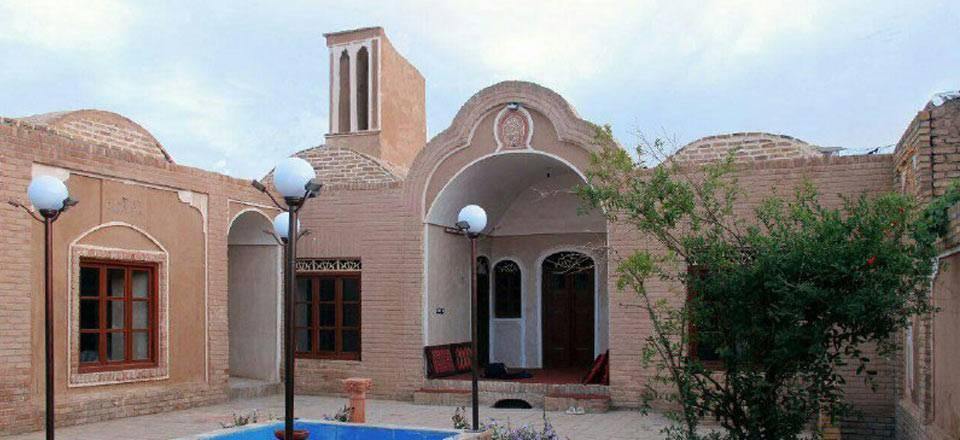 اقامتگاه بوم گردی گلستان ادیب در گناباد