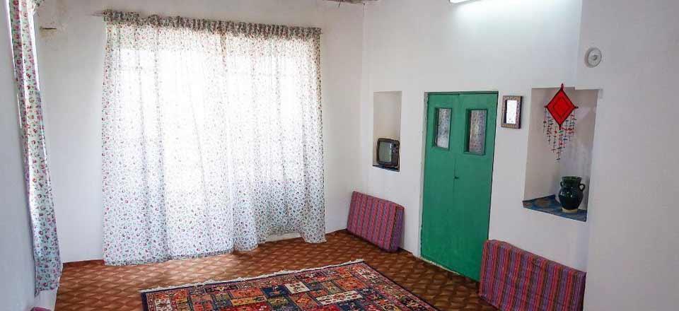 اقامتگاه بوم گردی ارغوان در ابهر