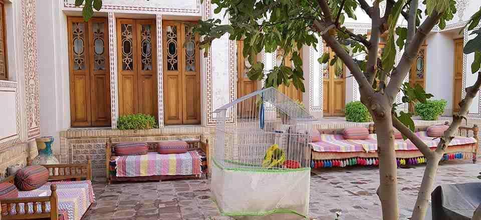اجاره اقامتگاه سنتی مهینستان راهب در کاشان