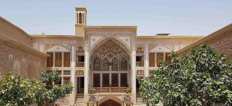 اجاره اقامتگاه سنتی مهینستان راهب در کاشان