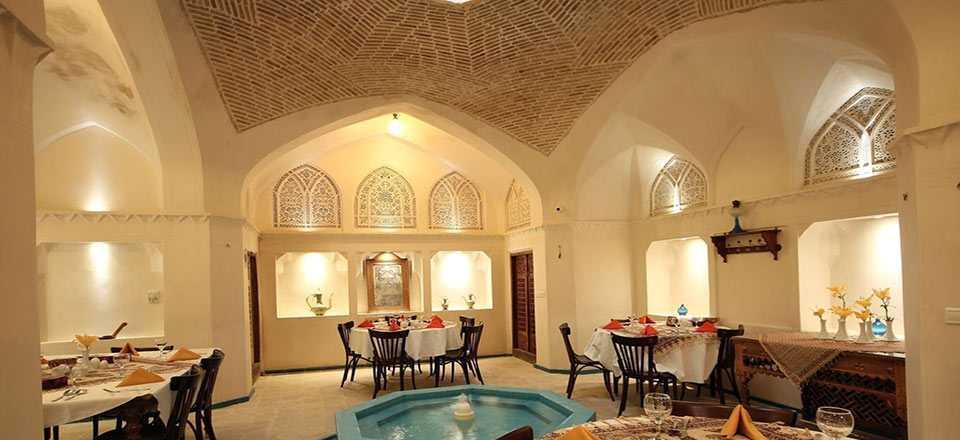 اجاره اقامتگاه سنتی مهینستان راهب در کاشان