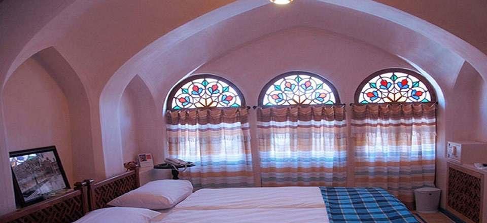 اجاره اقامتگاه سنتی مهینستان راهب در کاشان