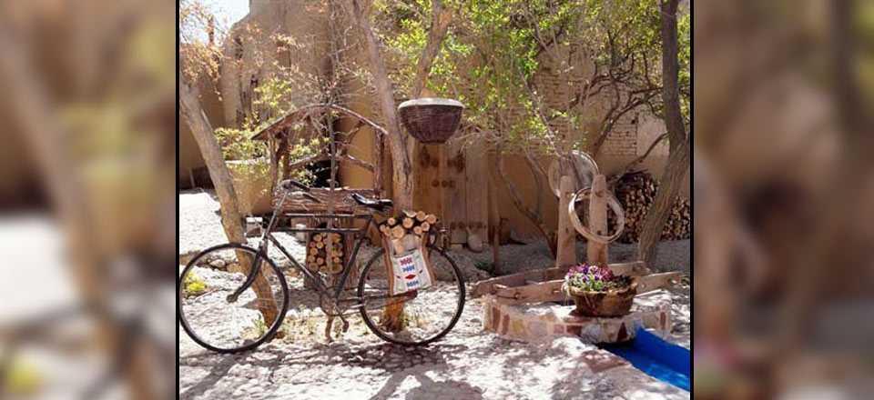 اقامتگاه بوم گردی سرو کهن در ابرکوه