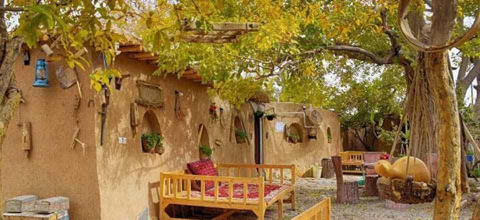 اقامتگاه بوم گردی سرو کهن در ابرکوه