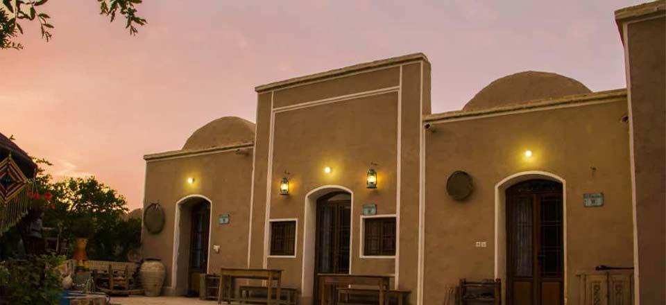 اقامتگاه بوم گردی سرو کهن در ابرکوه