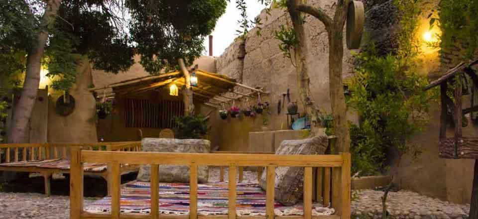 اقامتگاه بوم گردی سرو کهن در ابرکوه