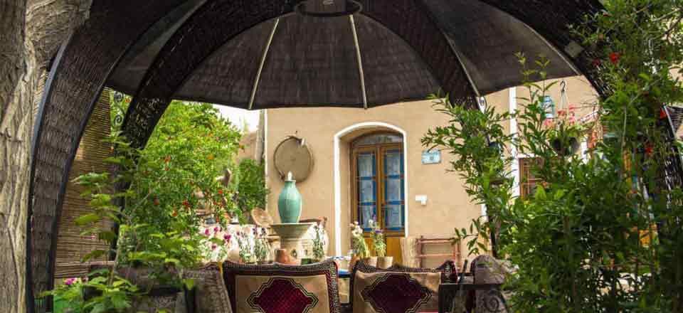 اقامتگاه بوم گردی سرو کهن در ابرکوه