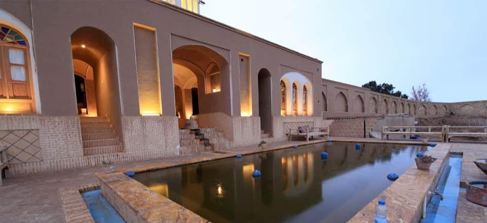 اجاره اقامتگاه بوم گردی خانه باغ شاکر در آران وبیدگل