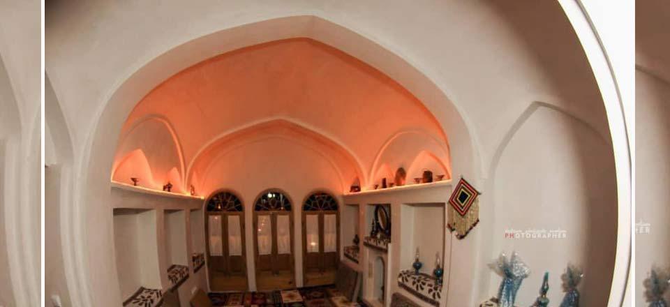 اجاره اقامتگاه بوم گردی خانه باغ شاکر در آران وبیدگل