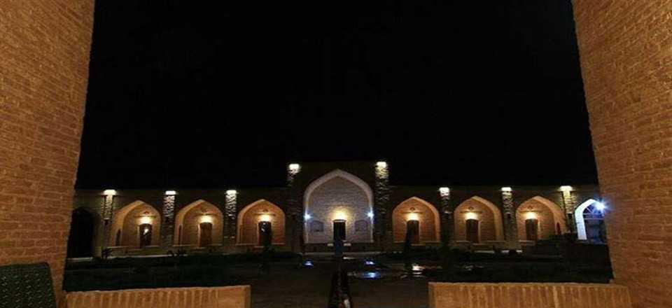 اقامتگاه کاروانسرای شاه عباسی در گرمسار