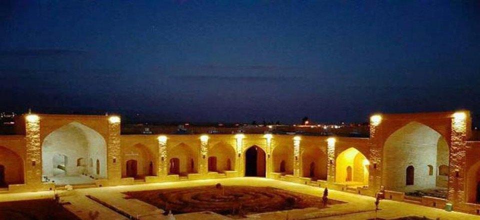 اقامتگاه کاروانسرای شاه عباسی در گرمسار