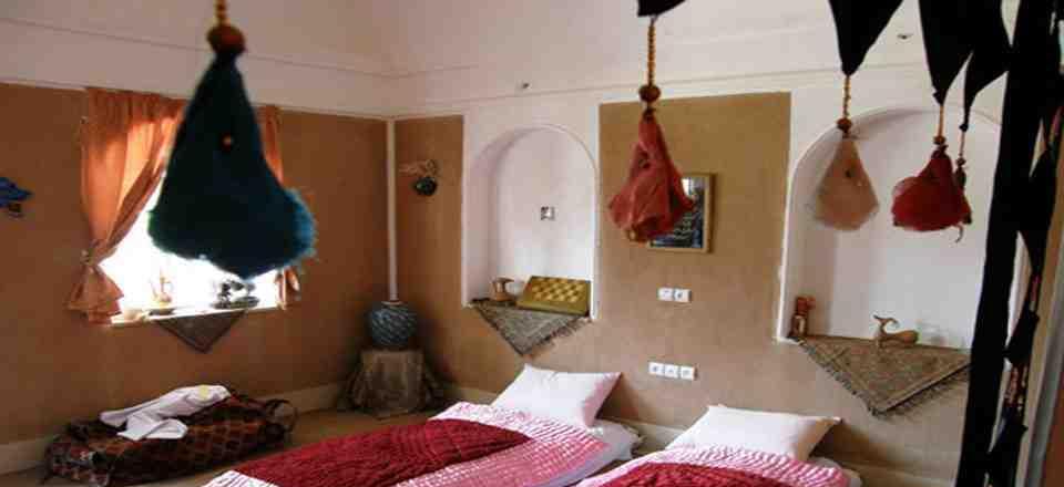 بوم گردی فانوس کویر خور و بیابانک