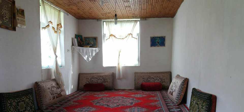 اقامتگاه بوم گردی وارش در رودبار