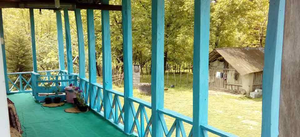 اقامتگاه بوم گردی وارش در رودبار