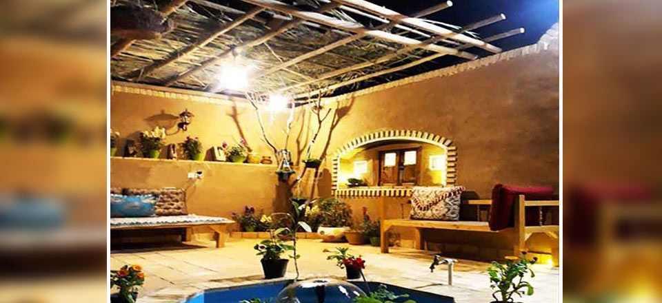 اقامتگاه بوم گردی لب خندق در میبد