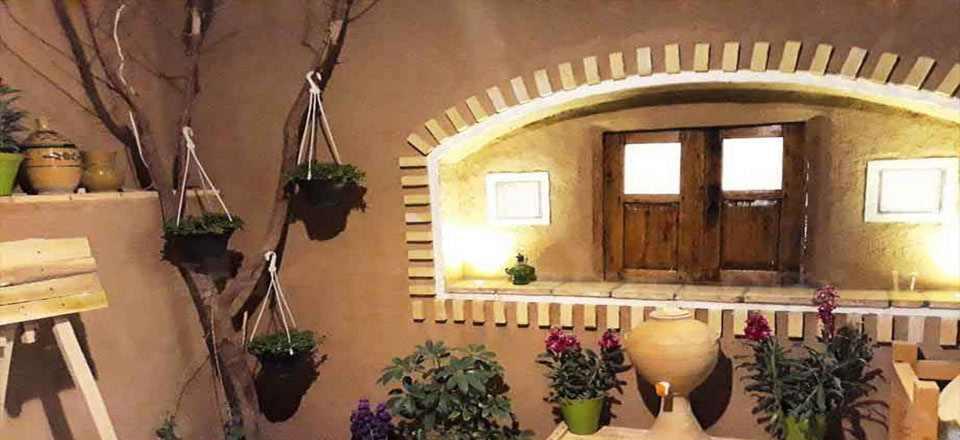 اقامتگاه بوم گردی لب خندق در میبد