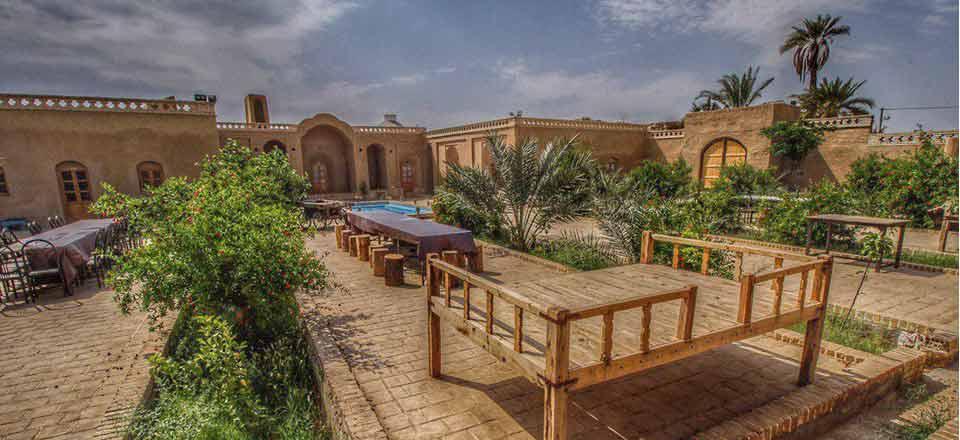 اقامتگاه بوم گردی هشت طاق در طبس