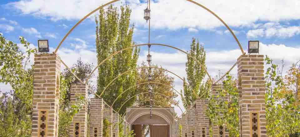 اقامتگاه بوم گردی عمارت بهشت هشتم در فردوس