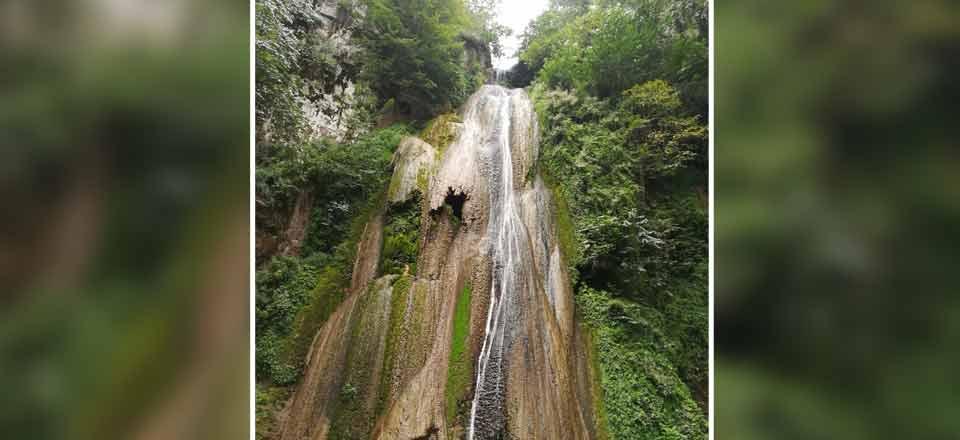 اقامتگاه بوم گردی آبشاران لوه در گالیکش