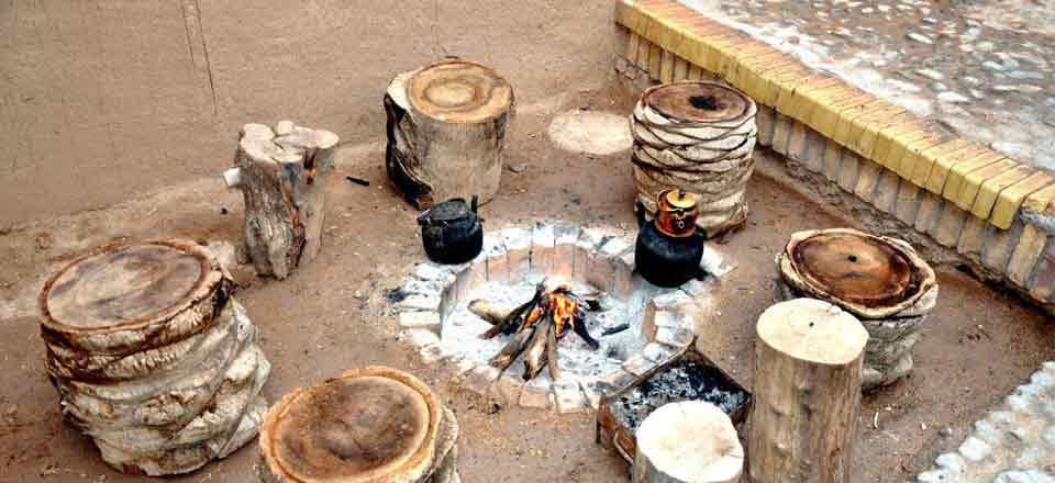 اجاره اقامتگاه بوم گردی عمو حسن در خور و بیابانک