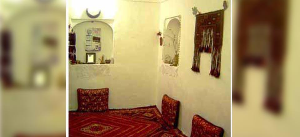 اقامتگاه بوم گردی آیرونی در خور و بیابانک