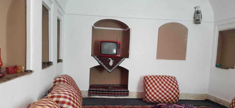 اقامتگاه بوم گردی خشت و ماه در اردکان