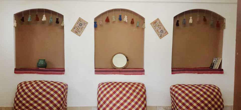 اقامتگاه بوم گردی خشت و ماه در اردکان