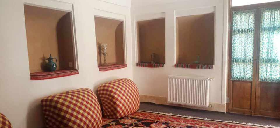 اقامتگاه بوم گردی خشت و ماه در اردکان