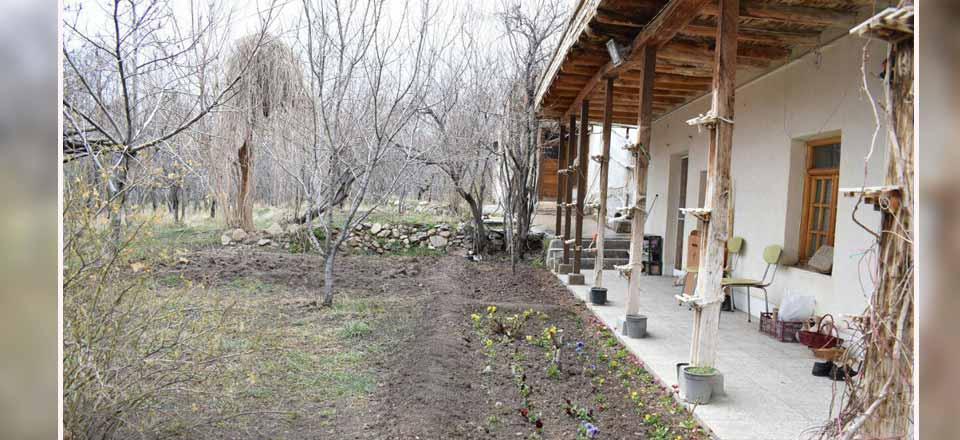 اقامتگاه بوم گردی باغ پایین شهمیرزاد