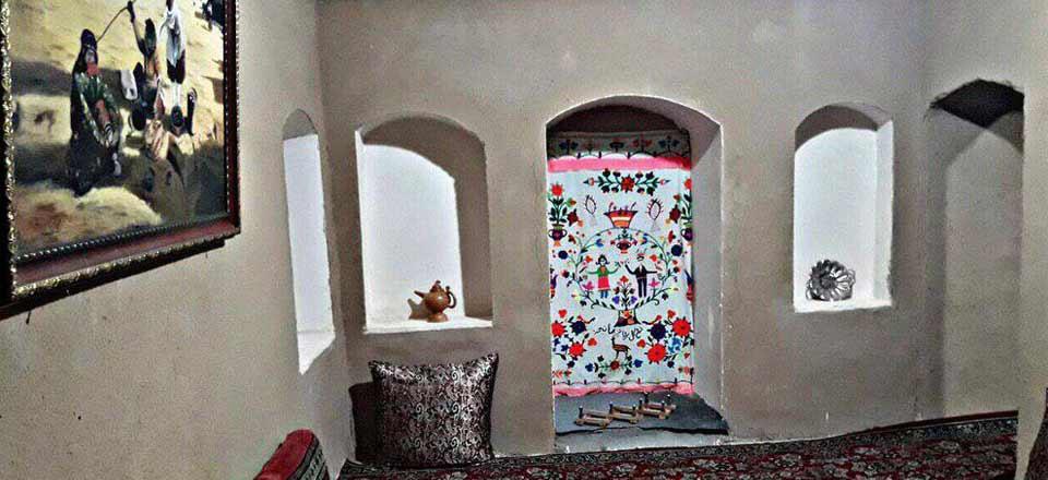 اقامتگاه بوم گردی میرزا غلامحسین خان در بردسکن