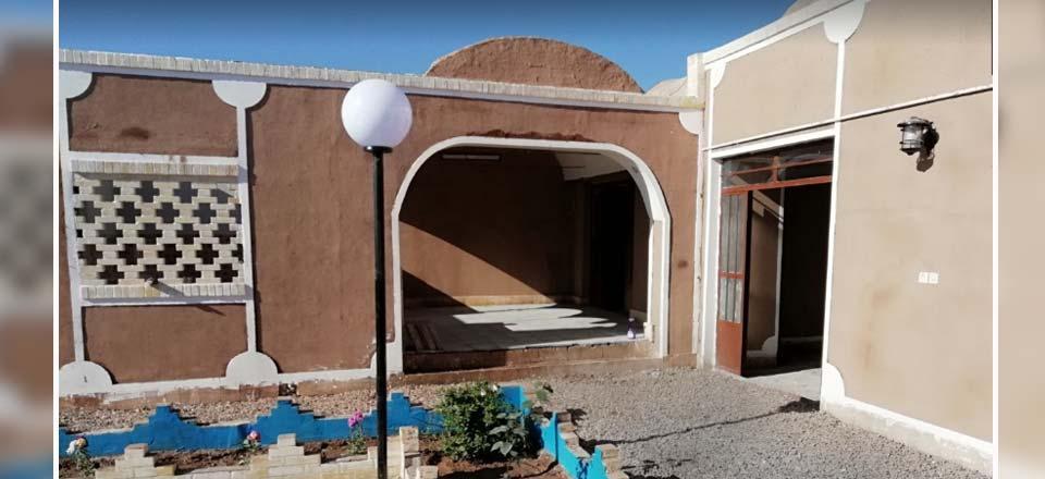 اقامتگاه بوم گردی گل انار در انار