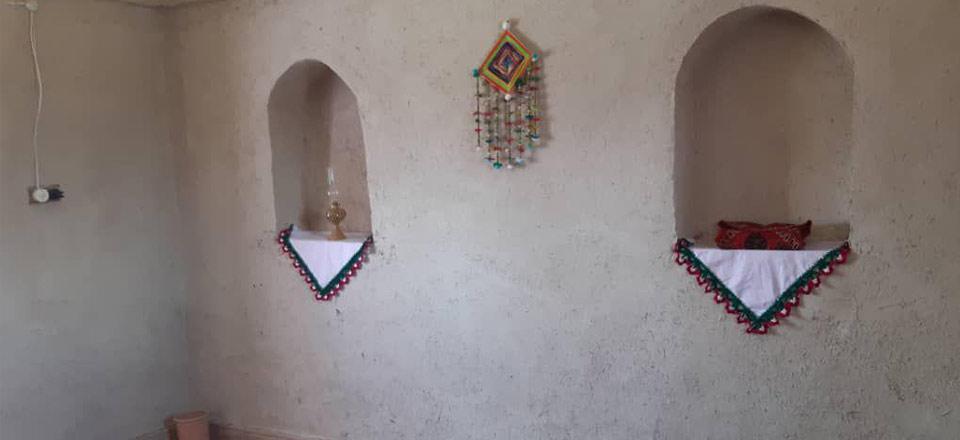 اقامتگاه بوم گردی ننو عذرا بردسیر