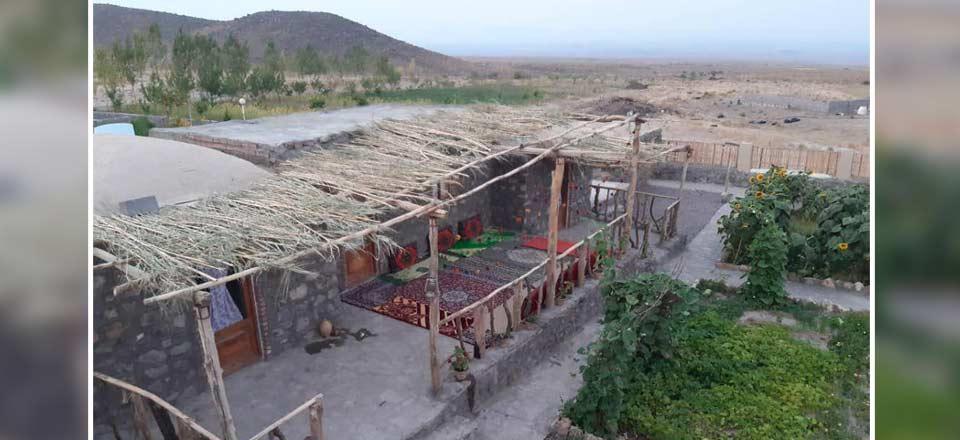 اقامتگاه بوم گردی ننو عذرا بردسیر