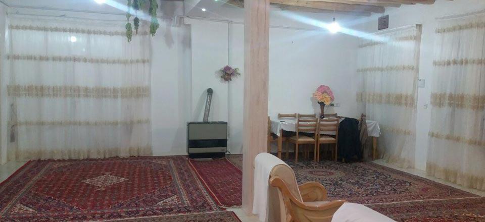 اقامتگاه بوم گردی غزاله در ملایر