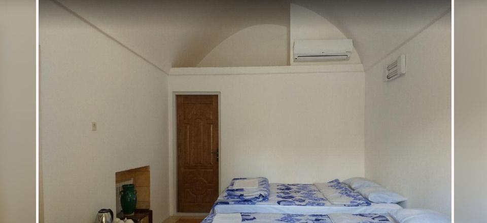 اقامتگاه سنتی باغ پهلوان پور در مهریز