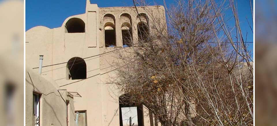 اقامتگاه بوم گردی تیزک در ابرکوه