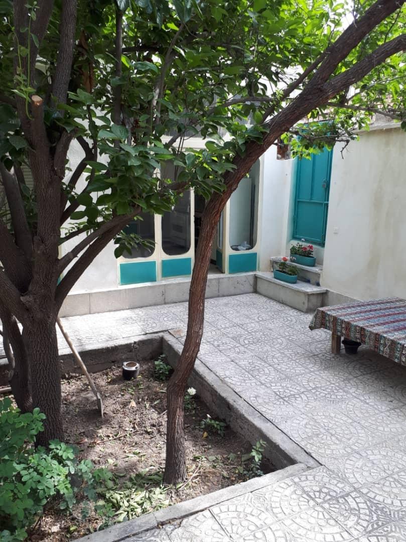 رزرو اقامتگاه بوم گردی درخت خرمالو در اصفهان