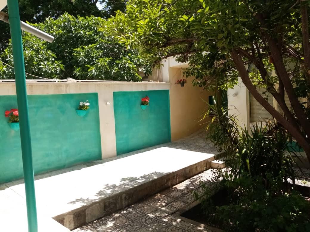 رزرو اقامتگاه بوم گردی درخت خرمالو در اصفهان