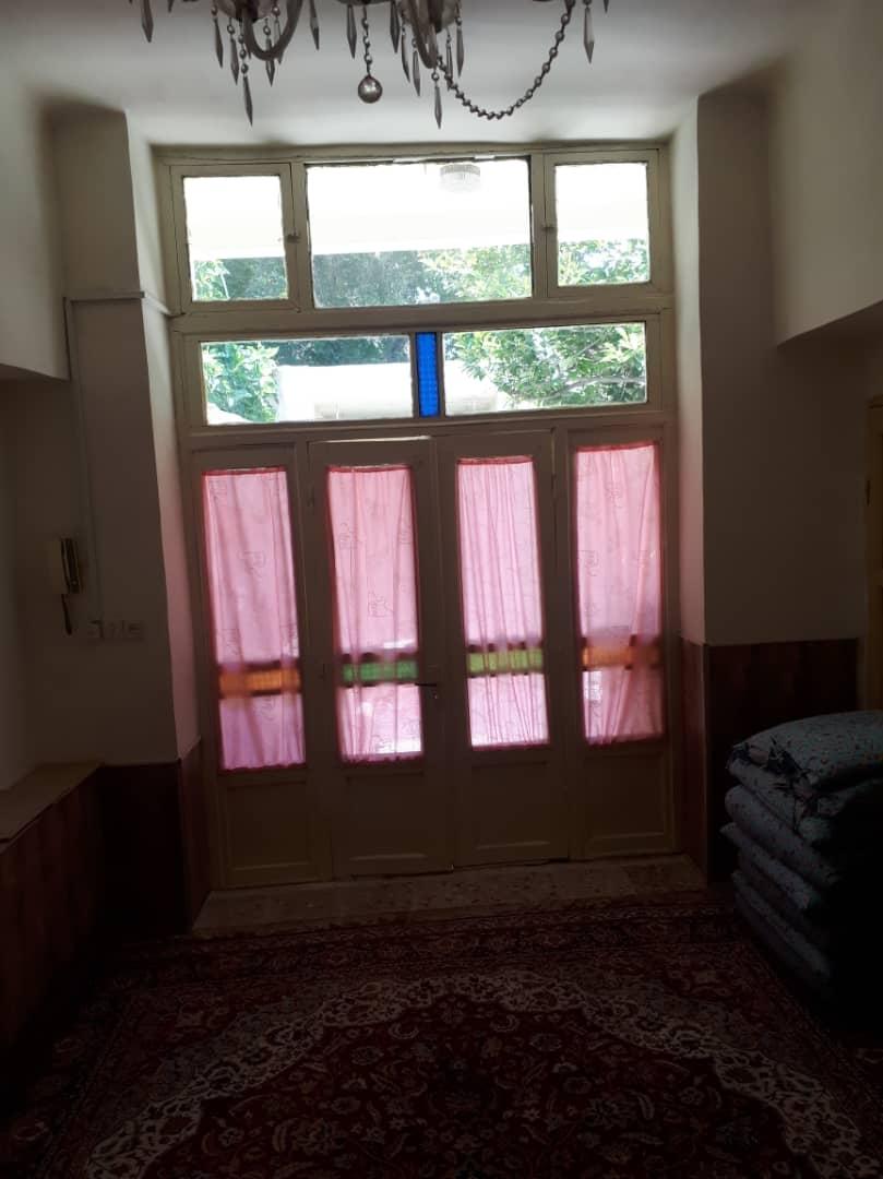 رزرو اقامتگاه بوم گردی درخت خرمالو در اصفهان