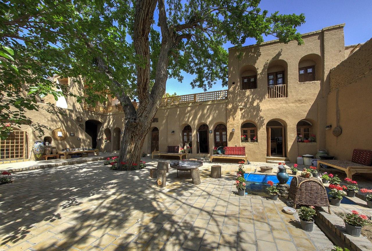 اقامتگاه بوم گردی توسلیان در نطنز