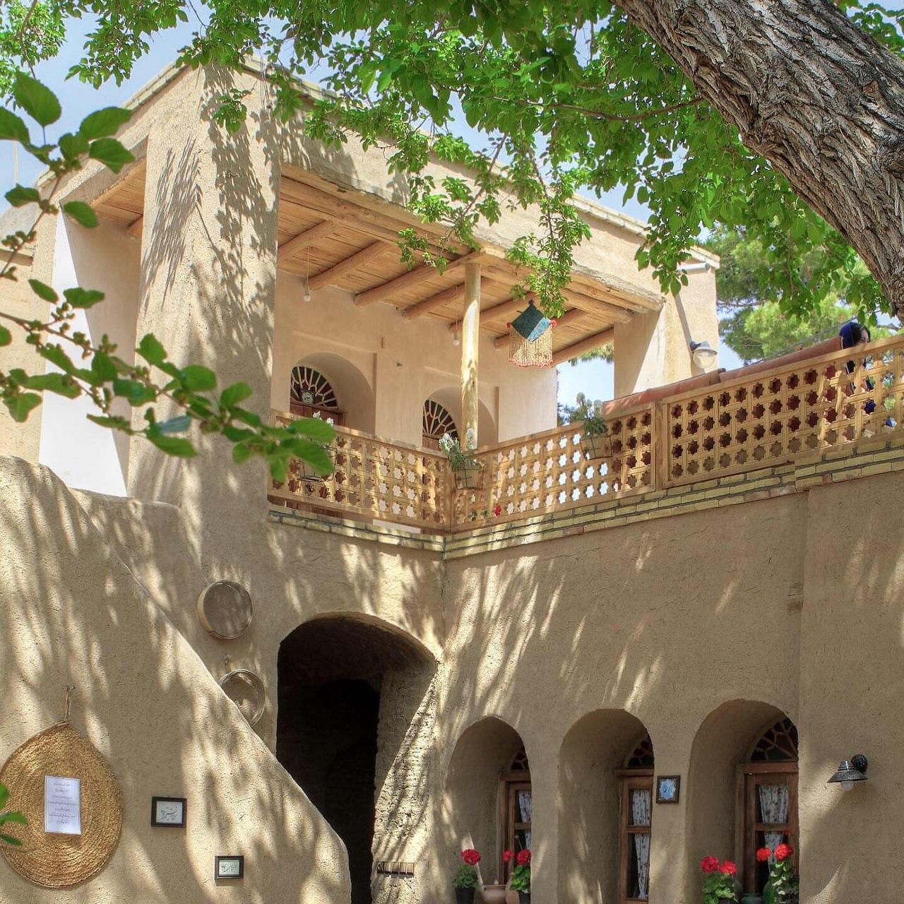 اقامتگاه بوم گردی توسلیان در نطنز