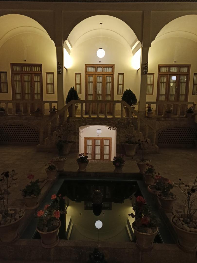 اقامتگاه سنتی کاشانه روشن در کاشان