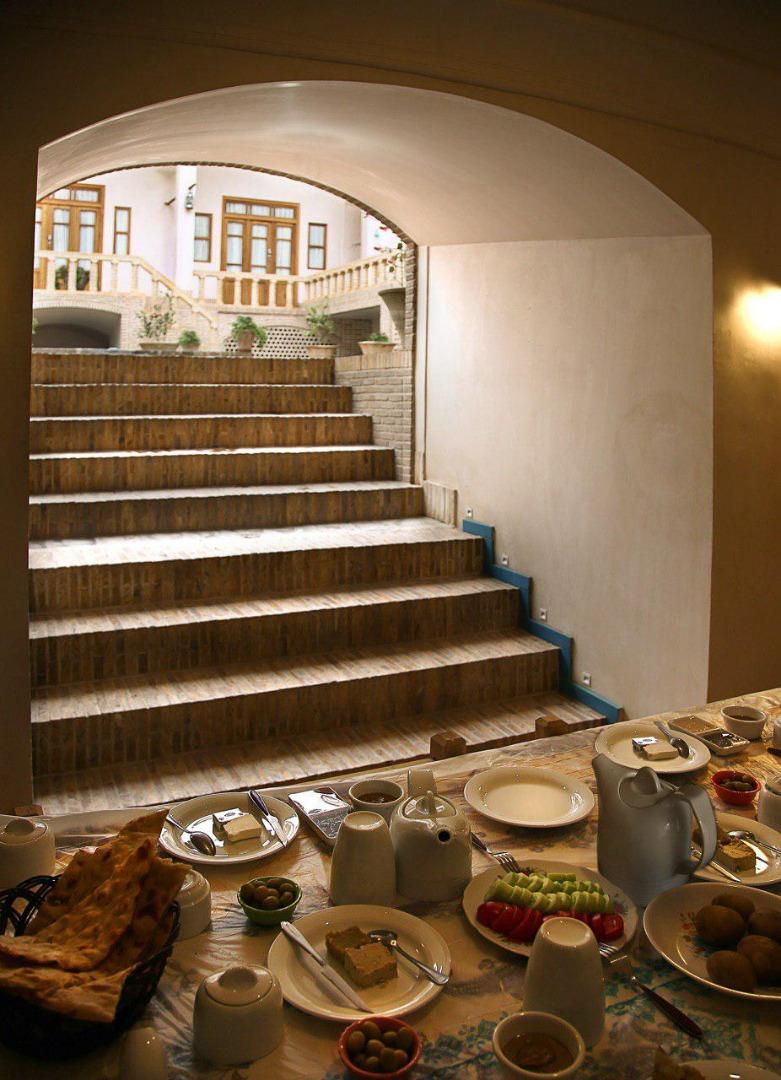 اقامتگاه سنتی کاشانه روشن در کاشان