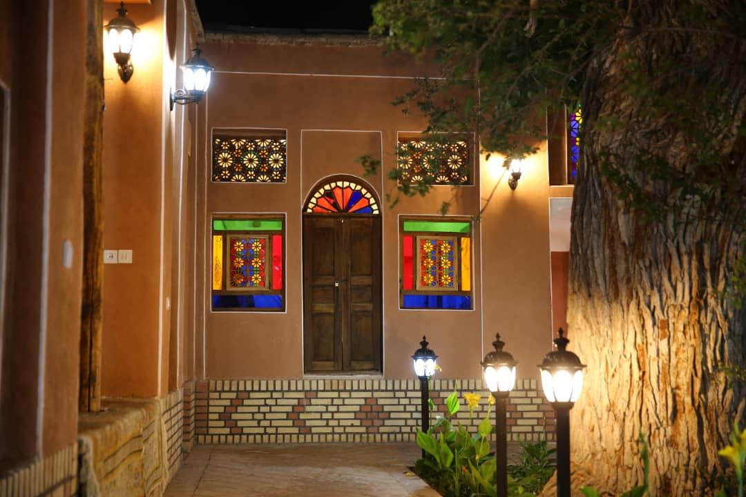 اقامتگاه بوم گردی خانه نخجیر در نراق