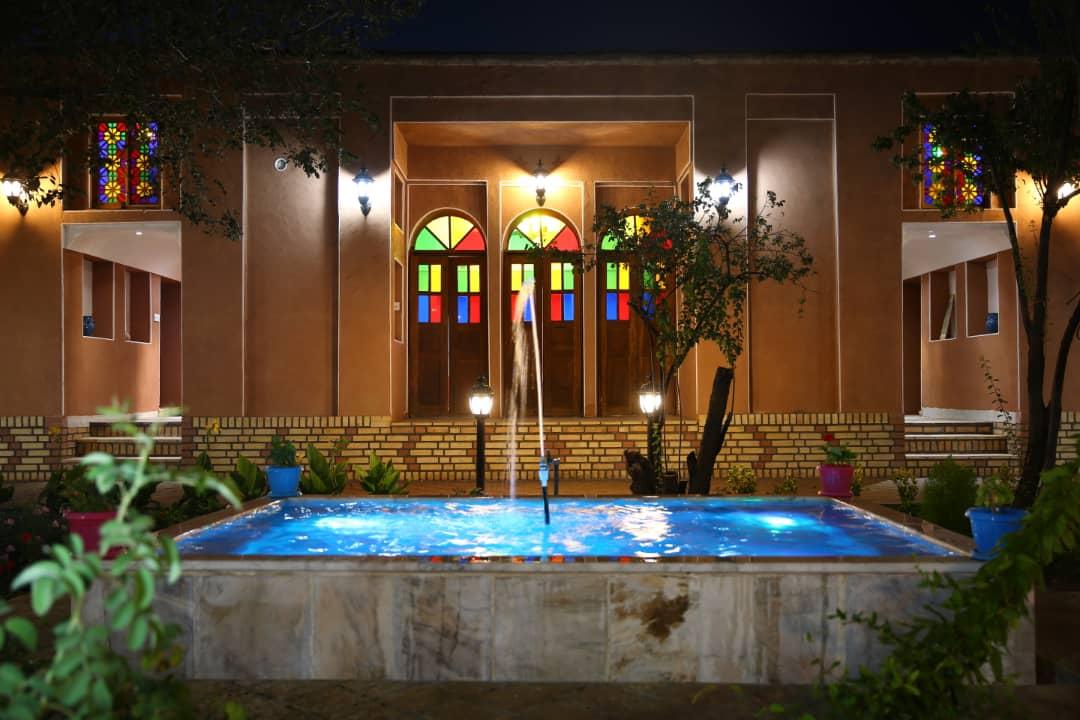 اقامتگاه بوم گردی خانه نخجیر در نراق