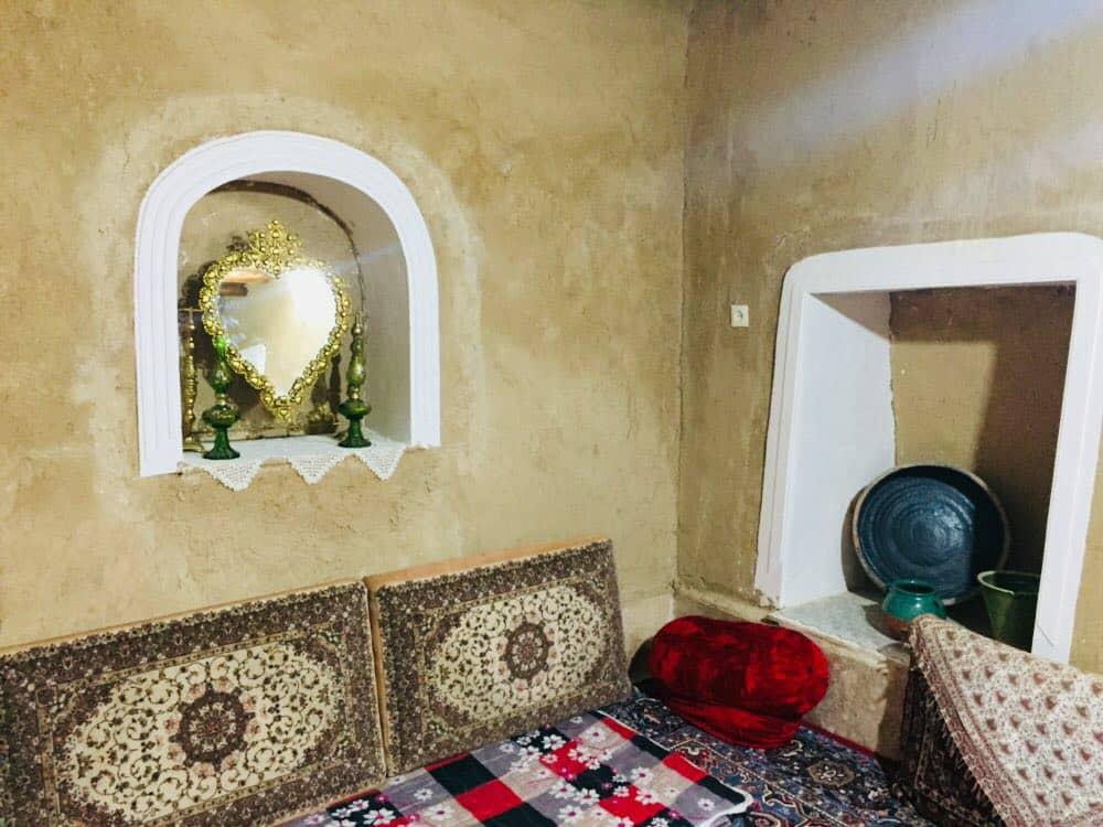 سوئیت بوم گردی آتشکده کهن در محلات