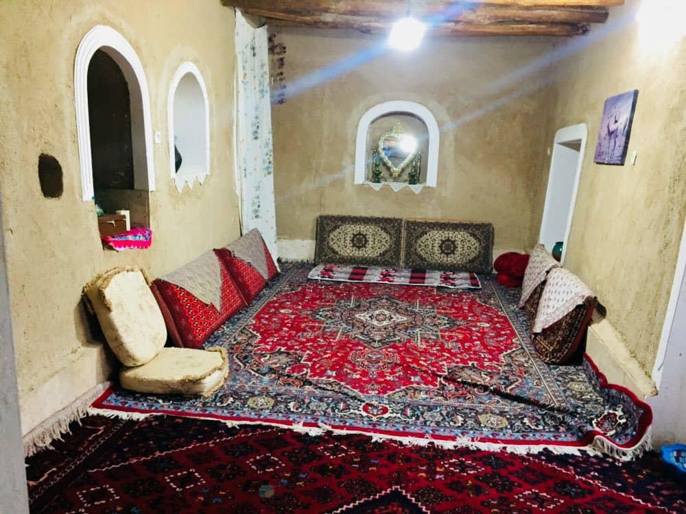 سوئیت بوم گردی آتشکده کهن در محلات