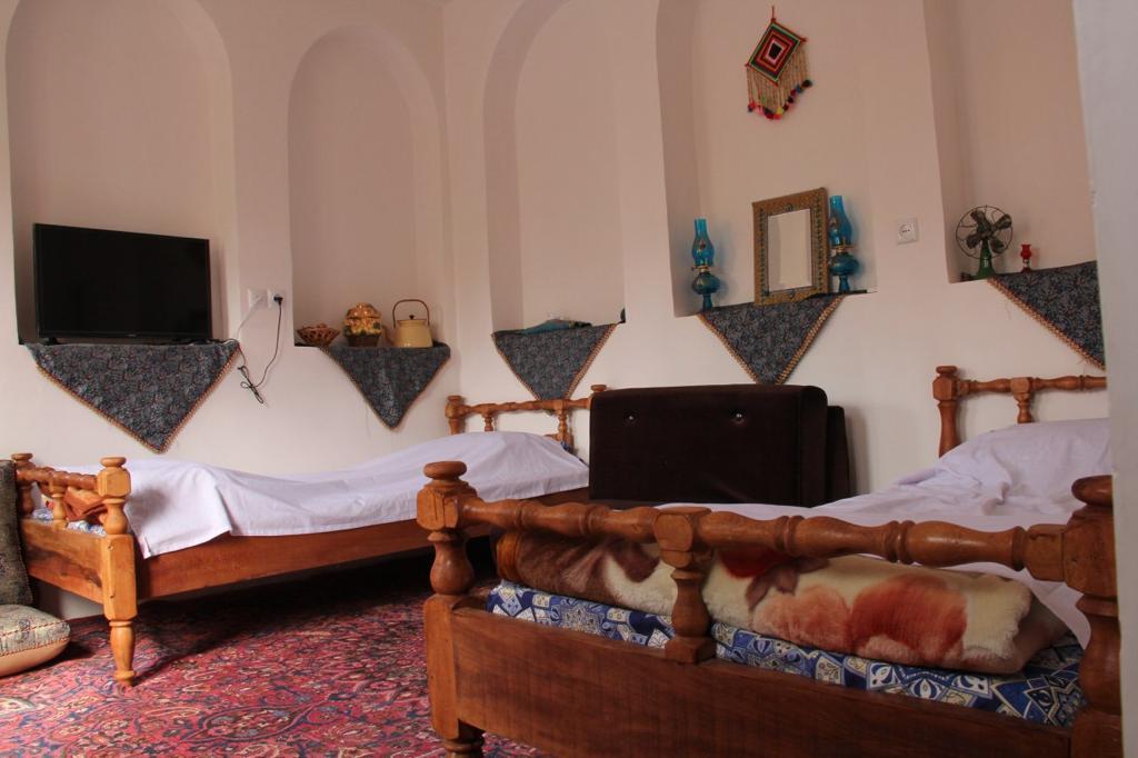 اجاره اقامتگاه بوم گردی سرای جواهر در نطنز