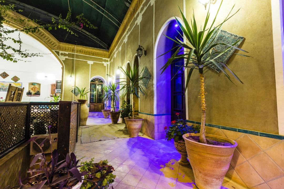 رزرو اقامتگاه سنتی دوستانه در یزد